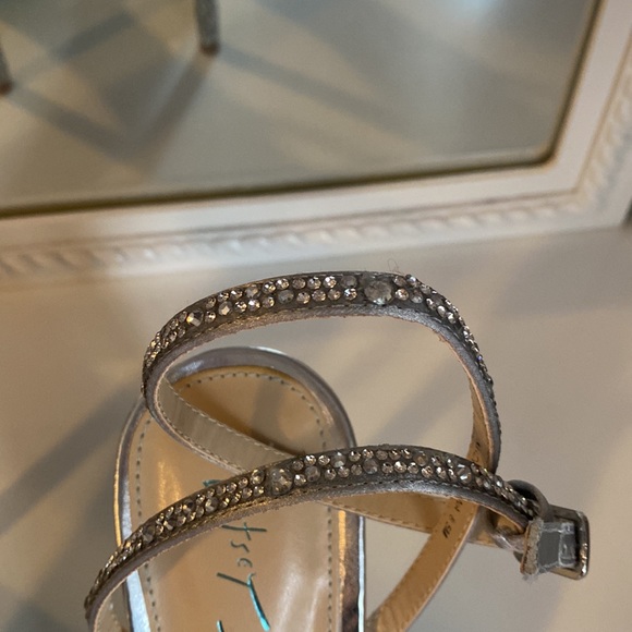 Betsey Johnson Adde Blue Rhinestone Pump. Size 81/2 NWOT - Picture 8 of 14